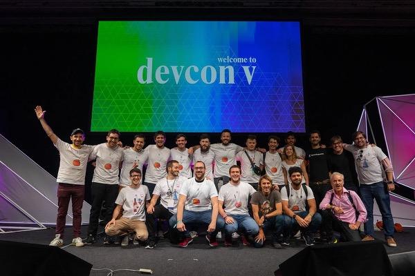 Picture of Argentinian builders wearing Devcon BA 2020 t-shirts